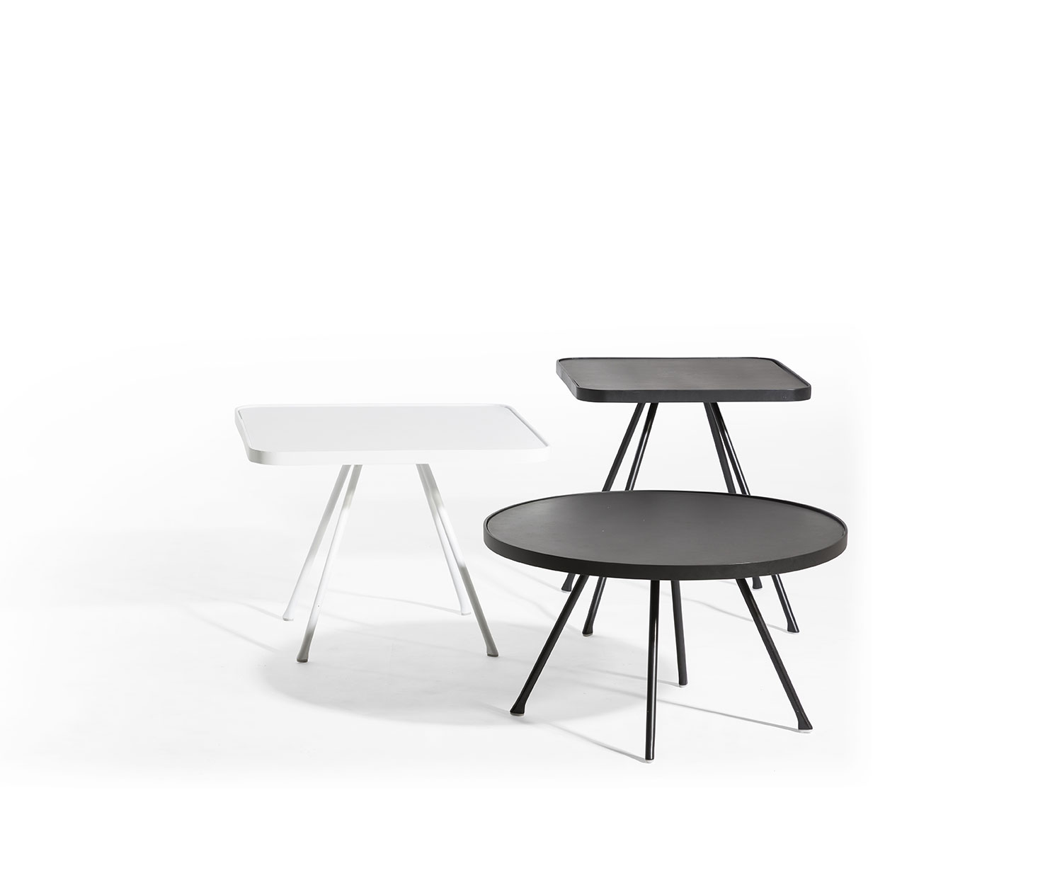 Oasiq Attol Table d'appoint en aluminium